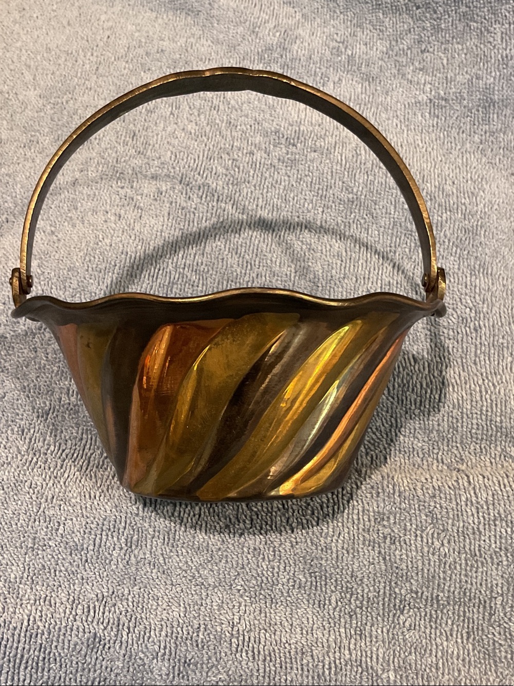 Twisted Metal Decorative Basket in Gold brass